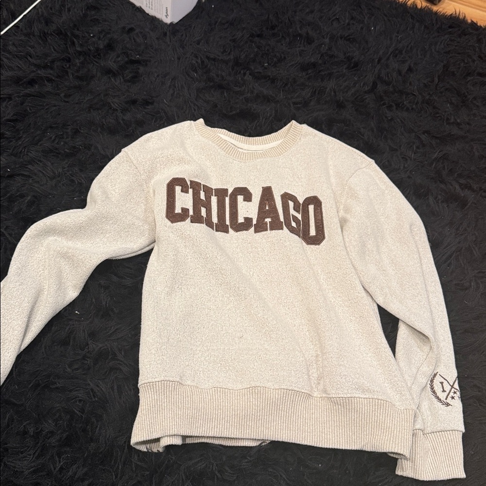 Cream Sweatshirt with Brown 'Chicago' Print